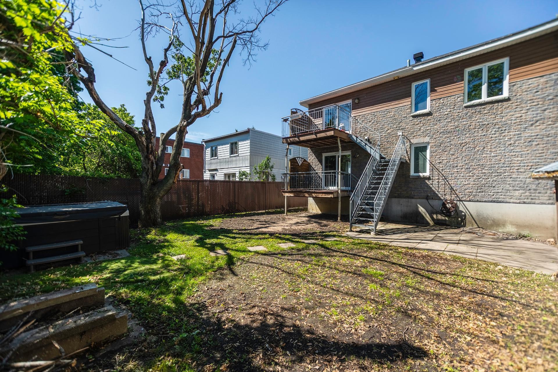 









2012

 - 2014


Rue St-Pierre

,
Longueuil (Le Vieux-Longueuil),




QC
J4P3K6

