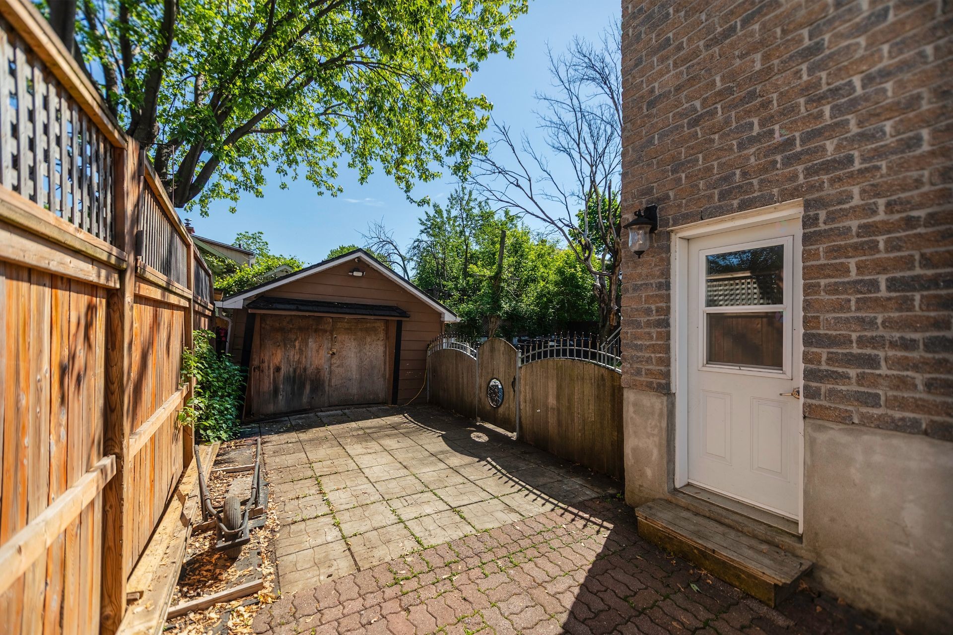 









2012

 - 2014


Rue St-Pierre

,
Longueuil (Le Vieux-Longueuil),




QC
J4P3K6

