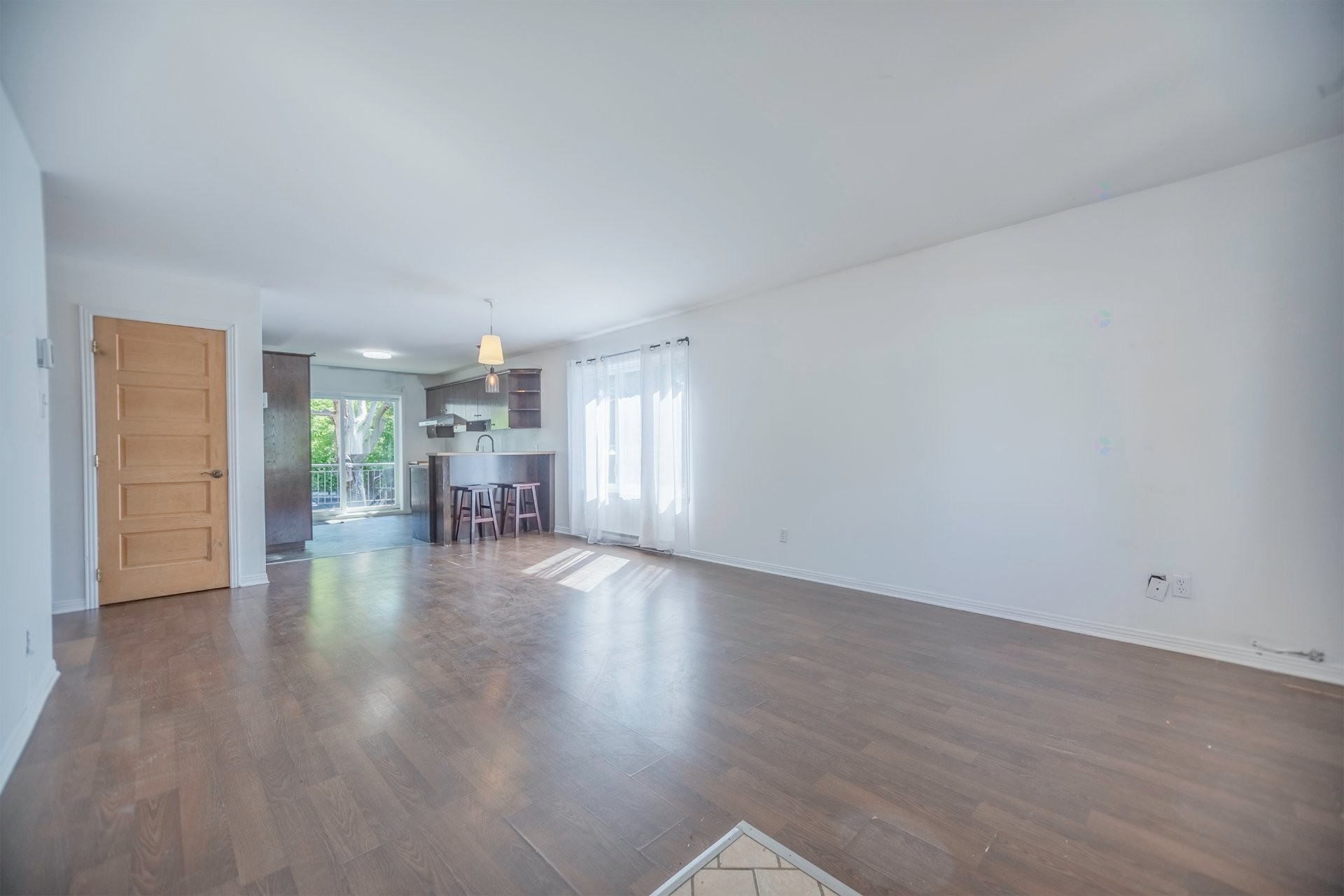 









2012

 - 2014


Rue St-Pierre

,
Longueuil (Le Vieux-Longueuil),




QC
J4P3K6

