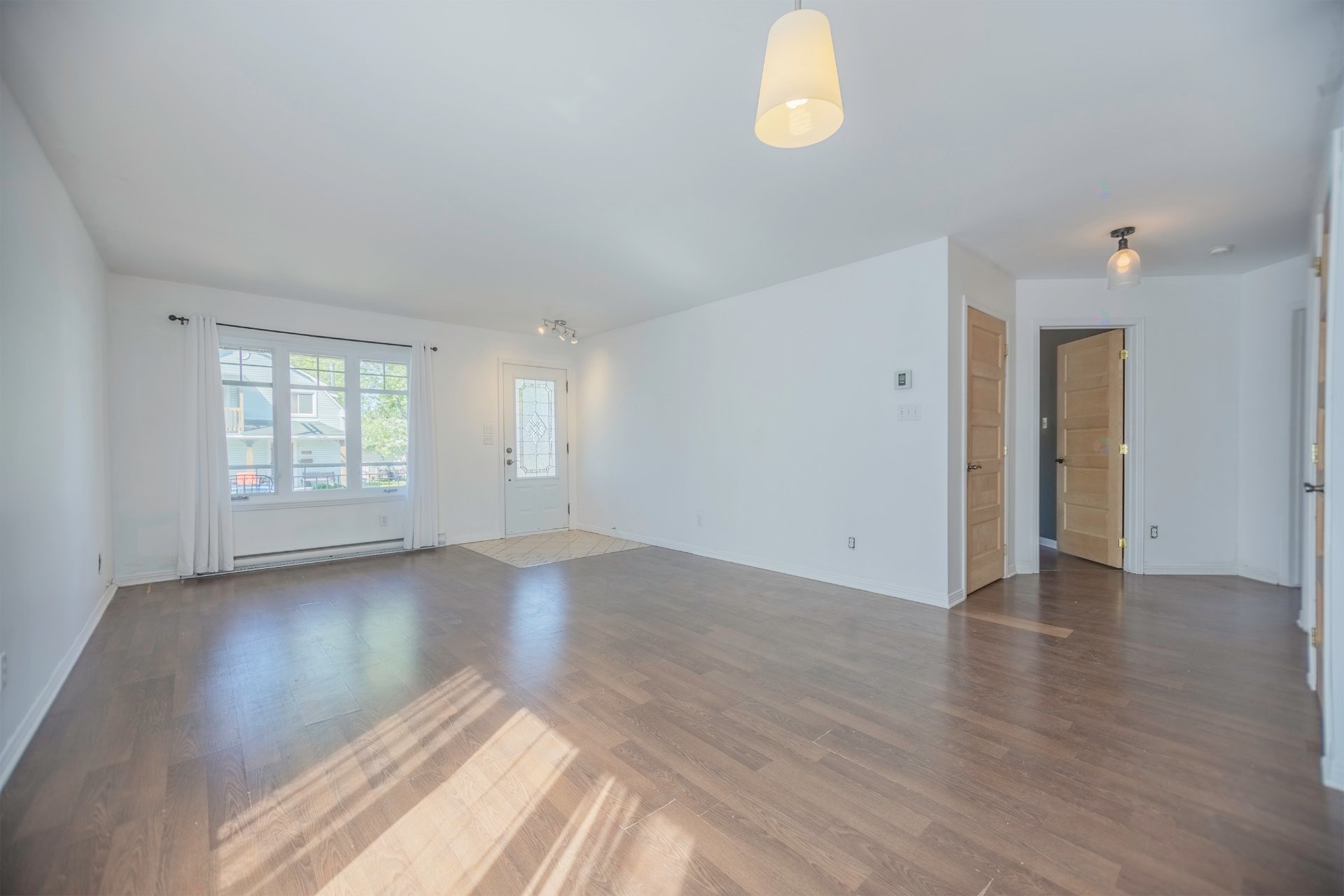 









2012

 - 2014


Rue St-Pierre

,
Longueuil (Le Vieux-Longueuil),




QC
J4P3K6

