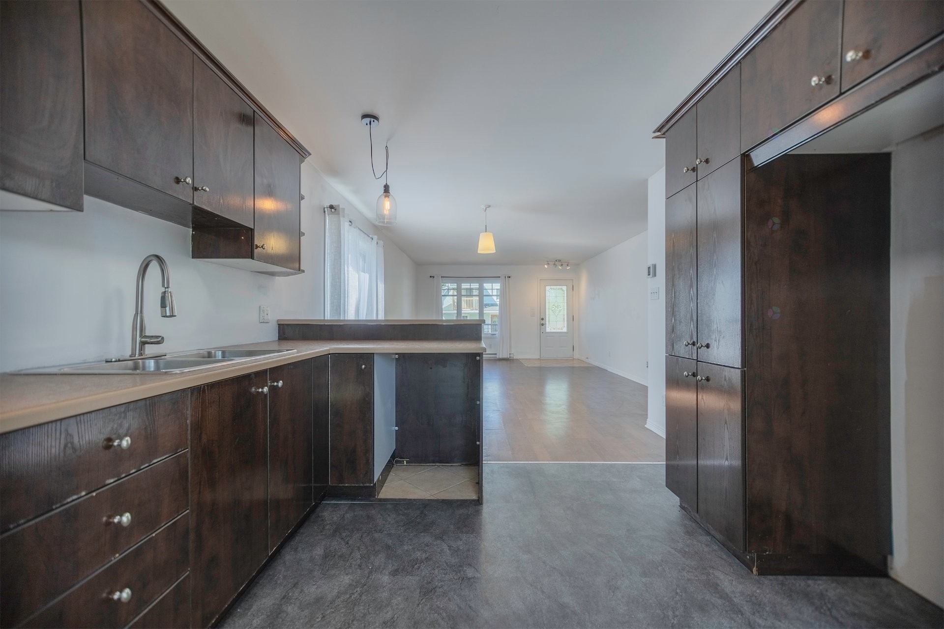 









2012

 - 2014


Rue St-Pierre

,
Longueuil (Le Vieux-Longueuil),




QC
J4P3K6

