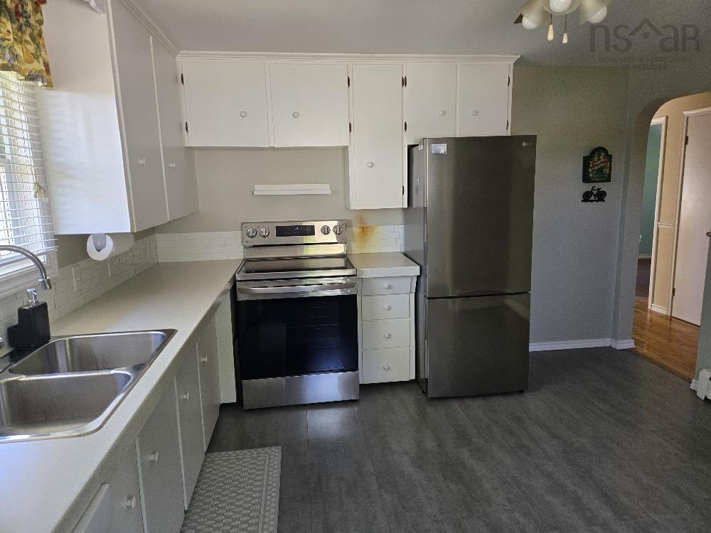 












42 McLean Street

,
Truro,




NS
B2N 4W1


