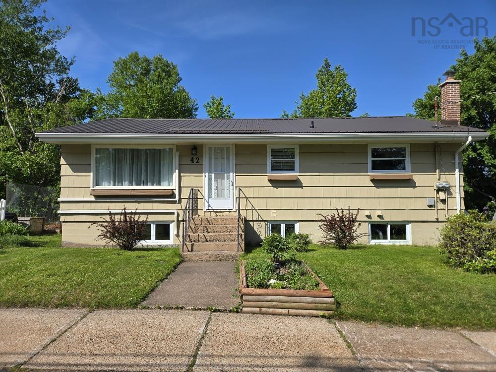 












42 McLean Street

,
Truro,




NS
B2N 4W1


