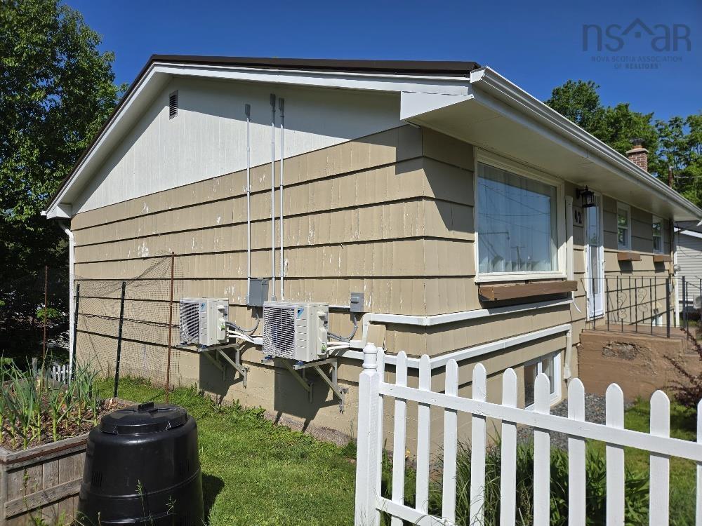 












42 McLean Street

,
Truro,




NS
B2N 4W1

