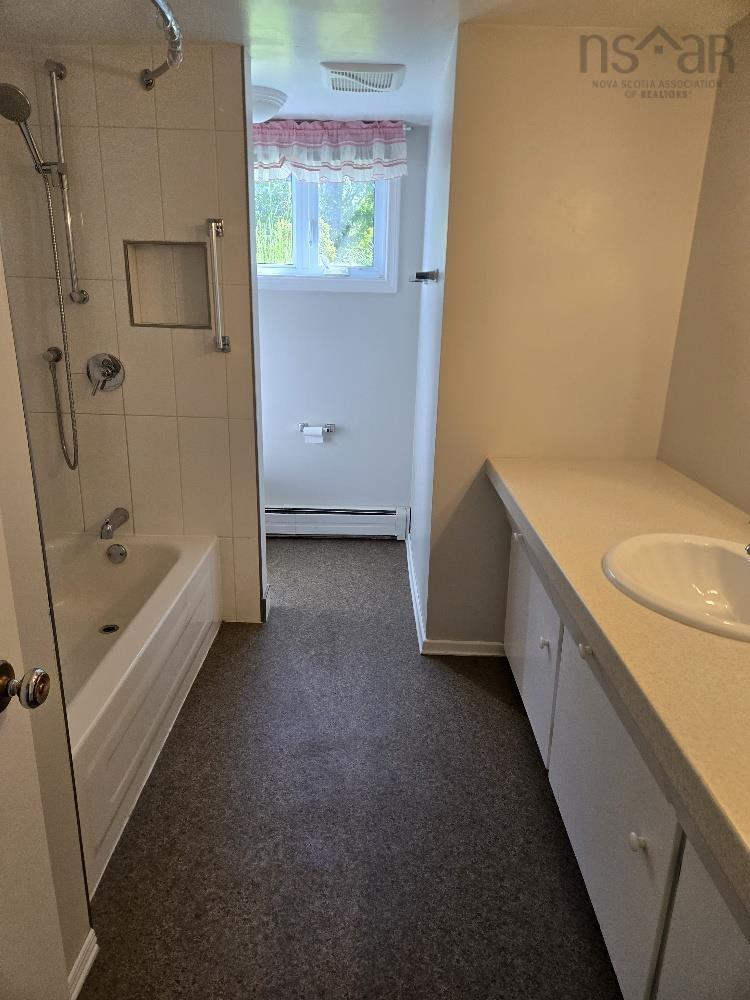 












42 McLean Street

,
Truro,




NS
B2N 4W1

