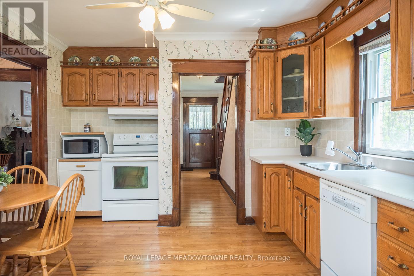 












90 THOMAS STREET

,
Milton,




Ontario
L9T2E2

