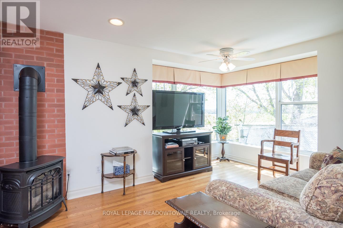 












90 THOMAS STREET

,
Milton,




Ontario
L9T2E2


