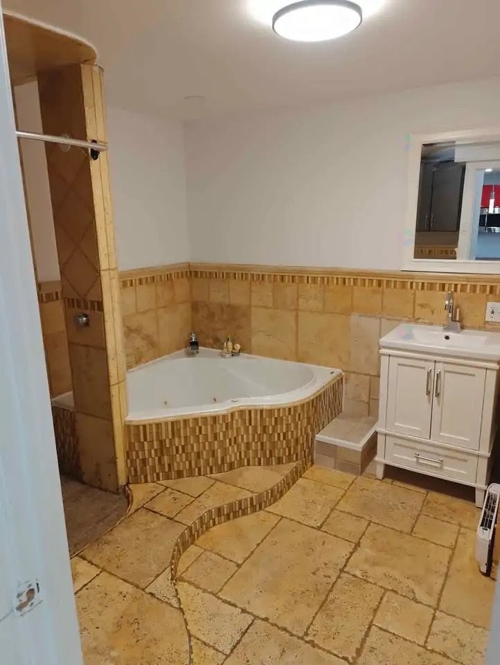 









1217


Rue Gardenville

,
Longueuil (Le Vieux-Longueuil),




QC
J4J3B8

