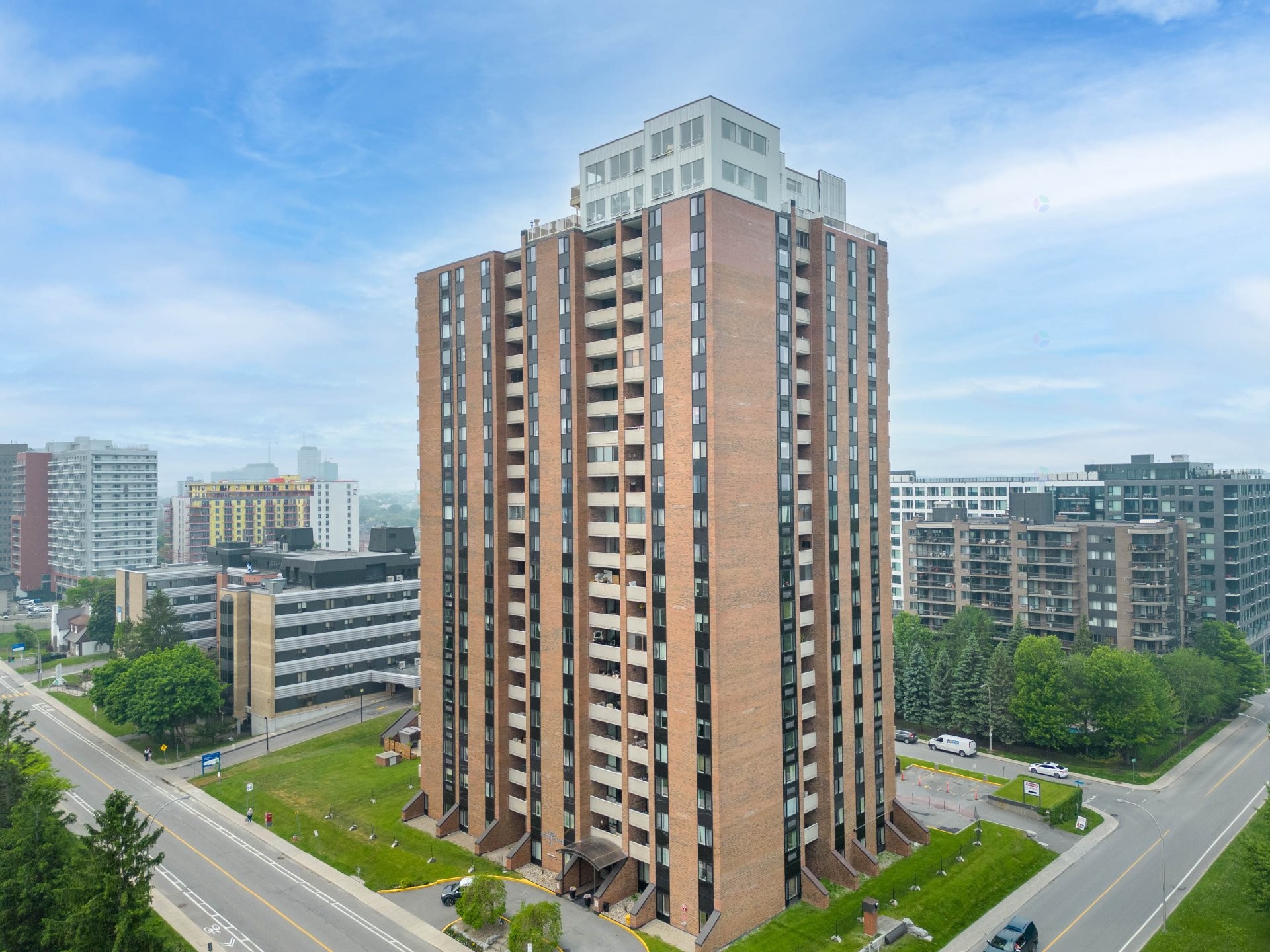 









285


Rue Laurier

, 1408,
Gatineau (Hull),




QC
J8X3W9

