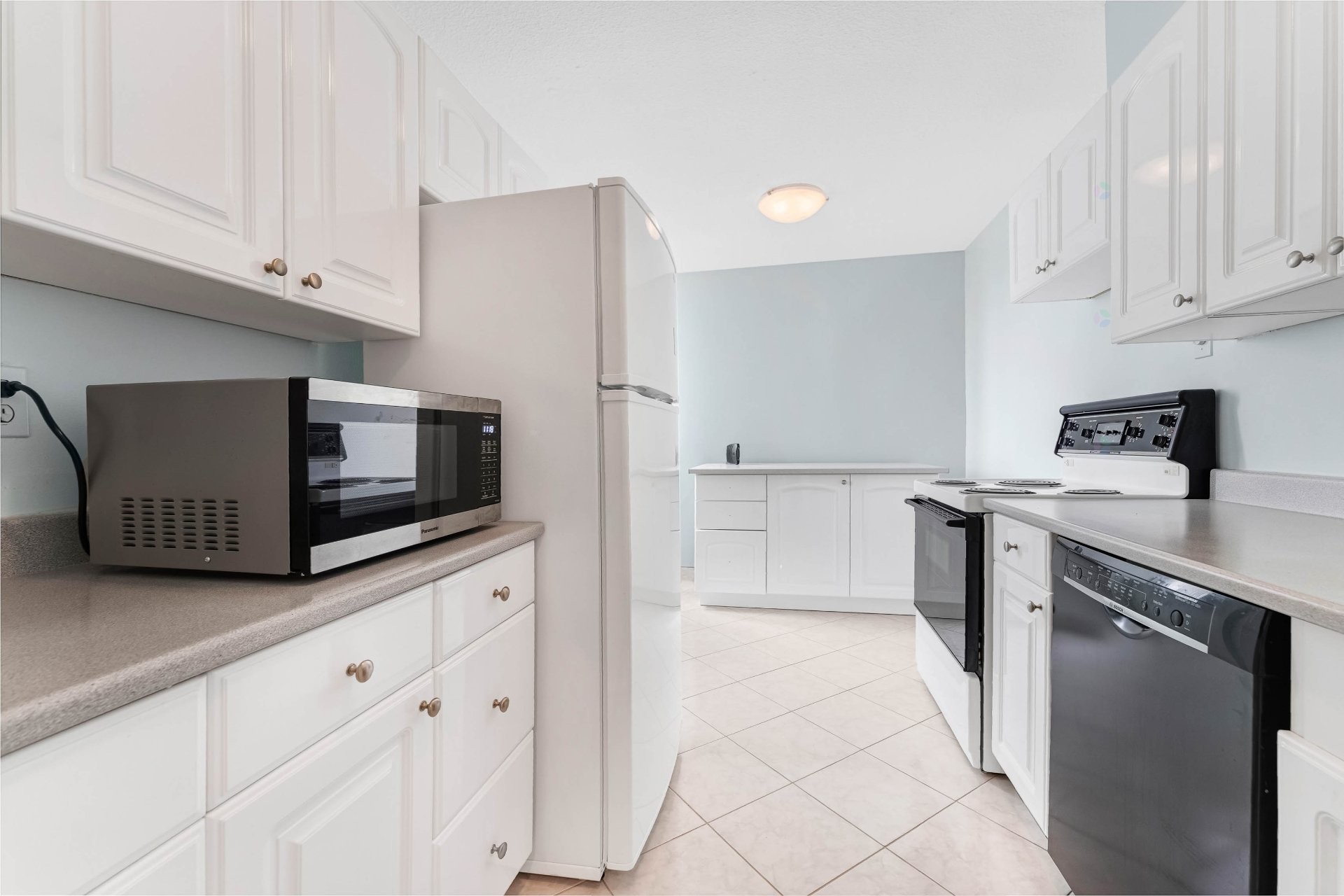 









285


Rue Laurier

, 1408,
Gatineau (Hull),




QC
J8X3W9

