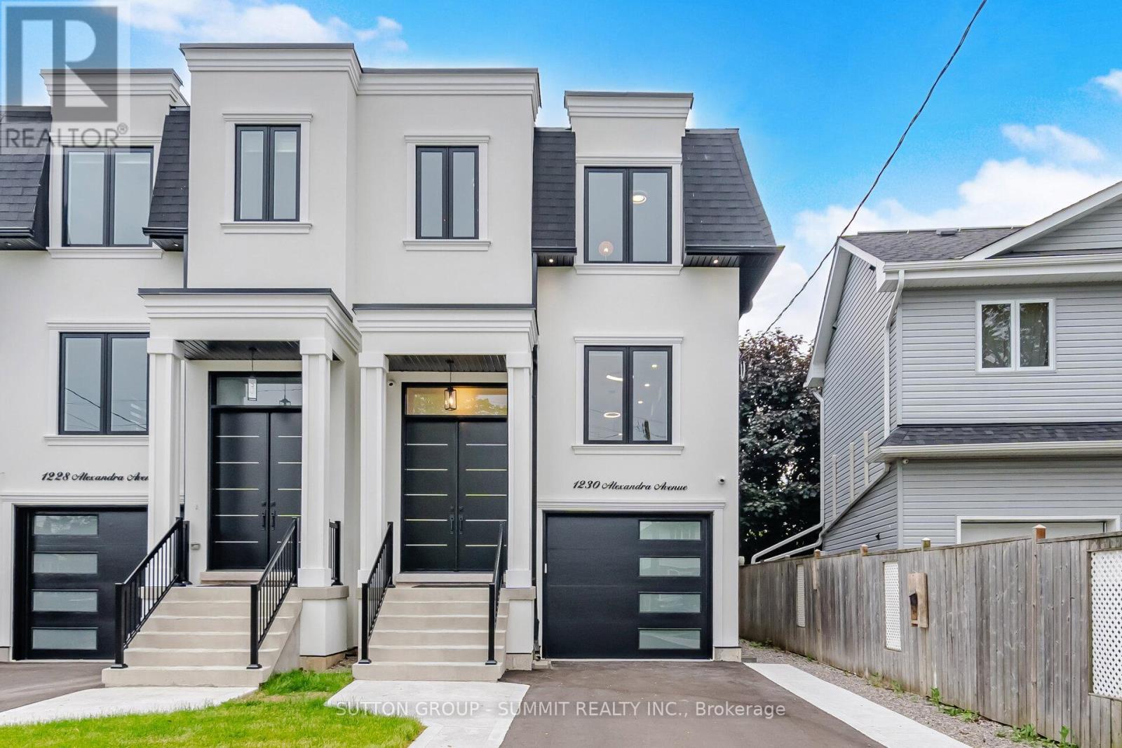 












1230 ALEXANDRA AVENUE

,
Mississauga,




Ontario
L5E2A5

