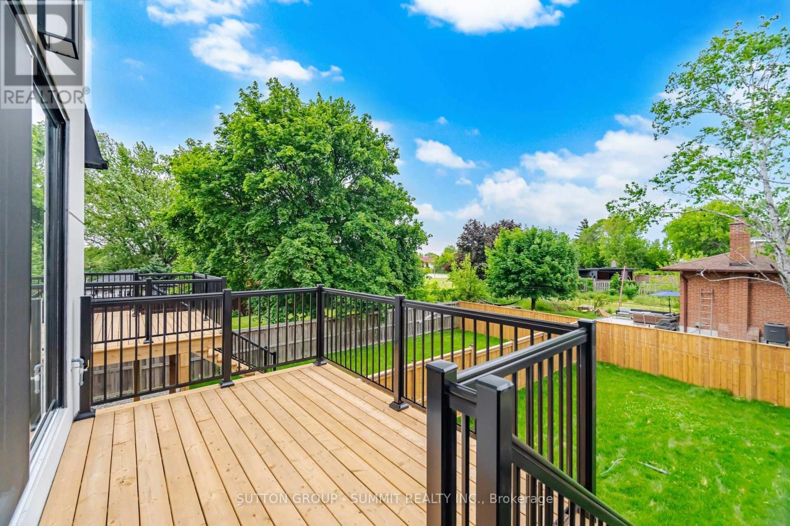 












1230 ALEXANDRA AVENUE

,
Mississauga,




Ontario
L5E2A5

