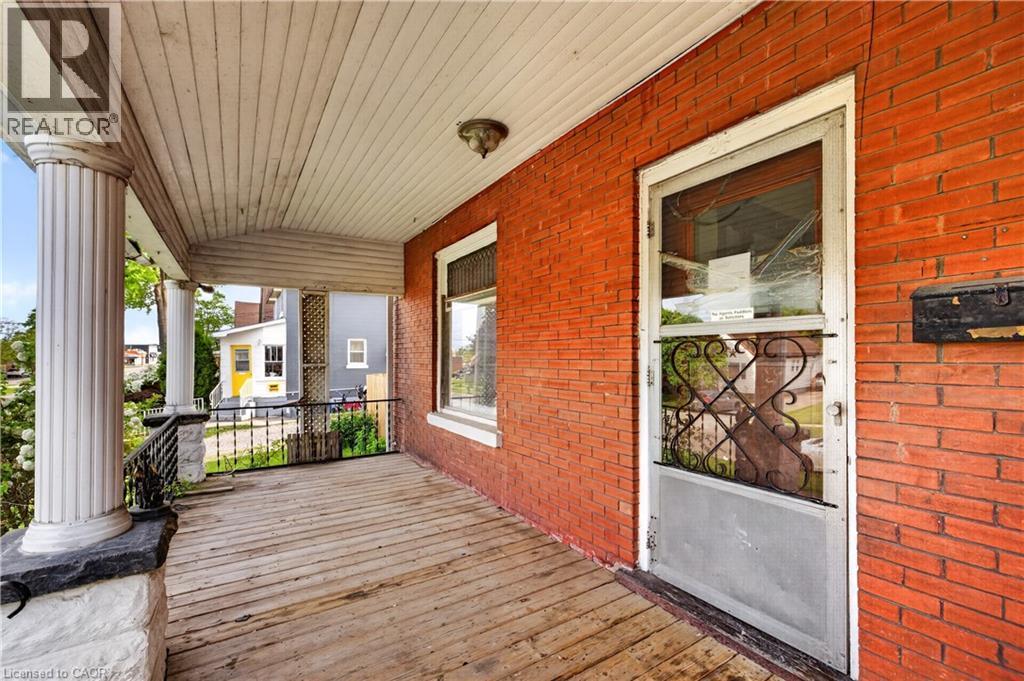 












26 ARTHUR Avenue

,
St. Thomas,




Ontario
N5P3L2

