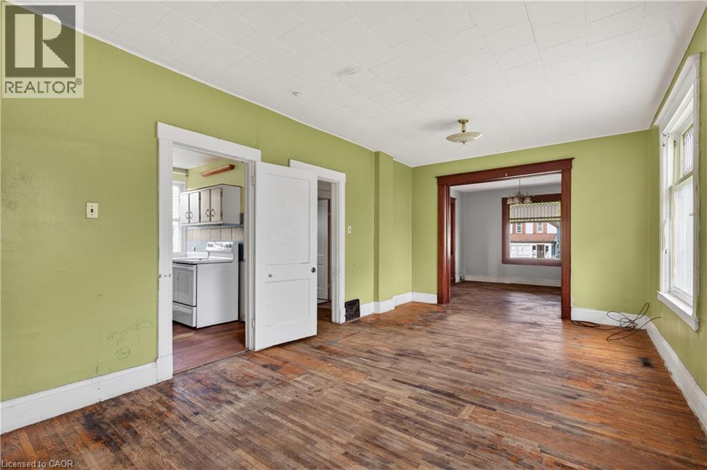 












26 ARTHUR Avenue

,
St. Thomas,




Ontario
N5P3L2

