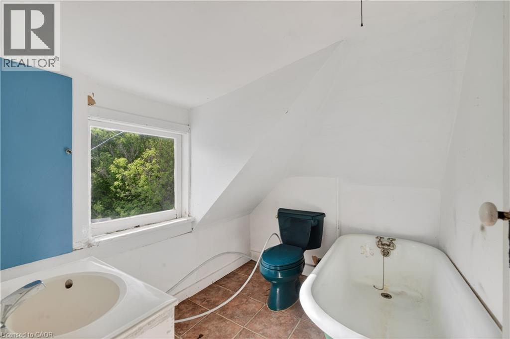 












26 ARTHUR Avenue

,
St. Thomas,




Ontario
N5P3L2

