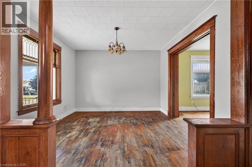 












26 ARTHUR Avenue

,
St. Thomas,




Ontario
N5P3L2

