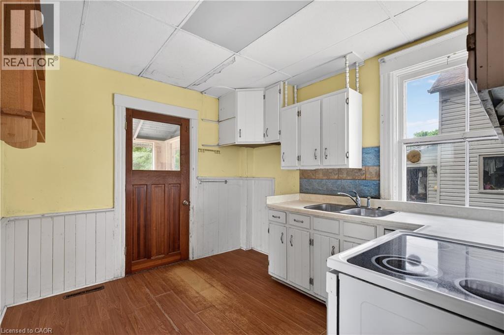 












26 ARTHUR Avenue

,
St. Thomas,




Ontario
N5P3L2

