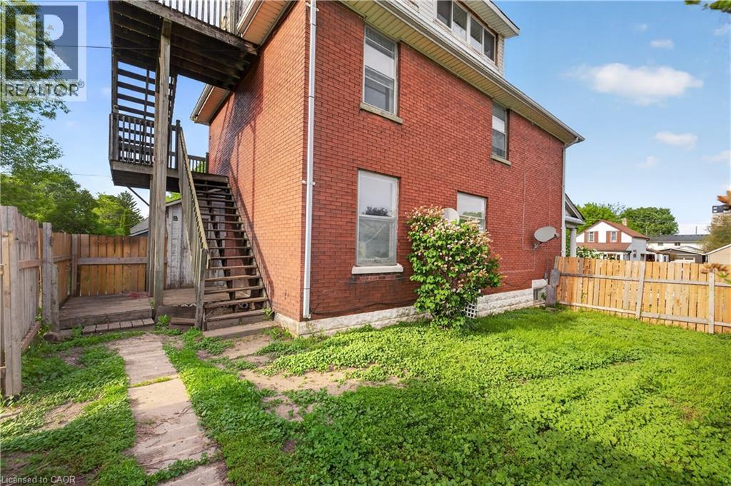 












26 ARTHUR Avenue

,
St. Thomas,




Ontario
N5P3L2

