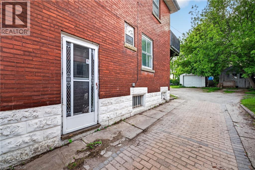 












26 ARTHUR Avenue

,
St. Thomas,




Ontario
N5P3L2

