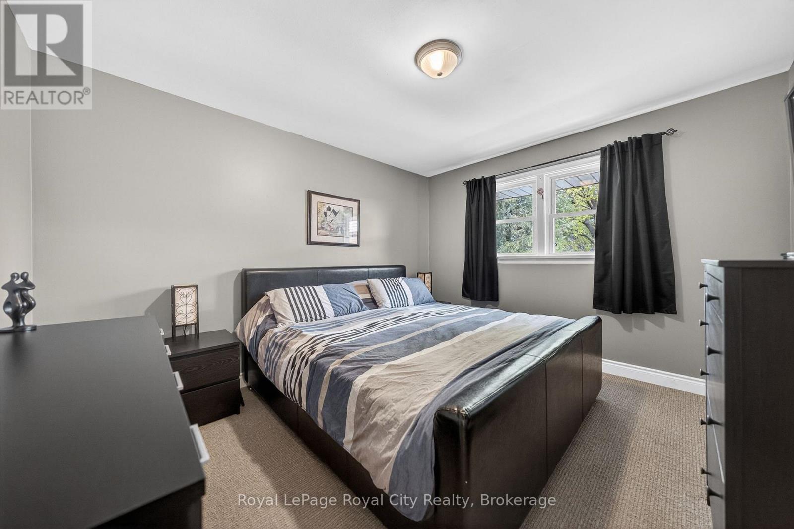 












281 METCALFE STREET

,
Guelph (General Hospital),




Ontario
N1E4Z2

