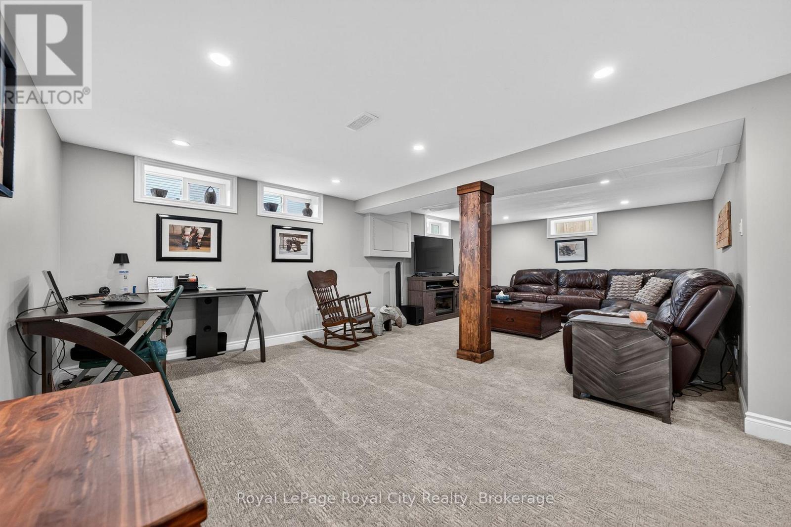 












281 METCALFE STREET

,
Guelph (General Hospital),




Ontario
N1E4Z2

