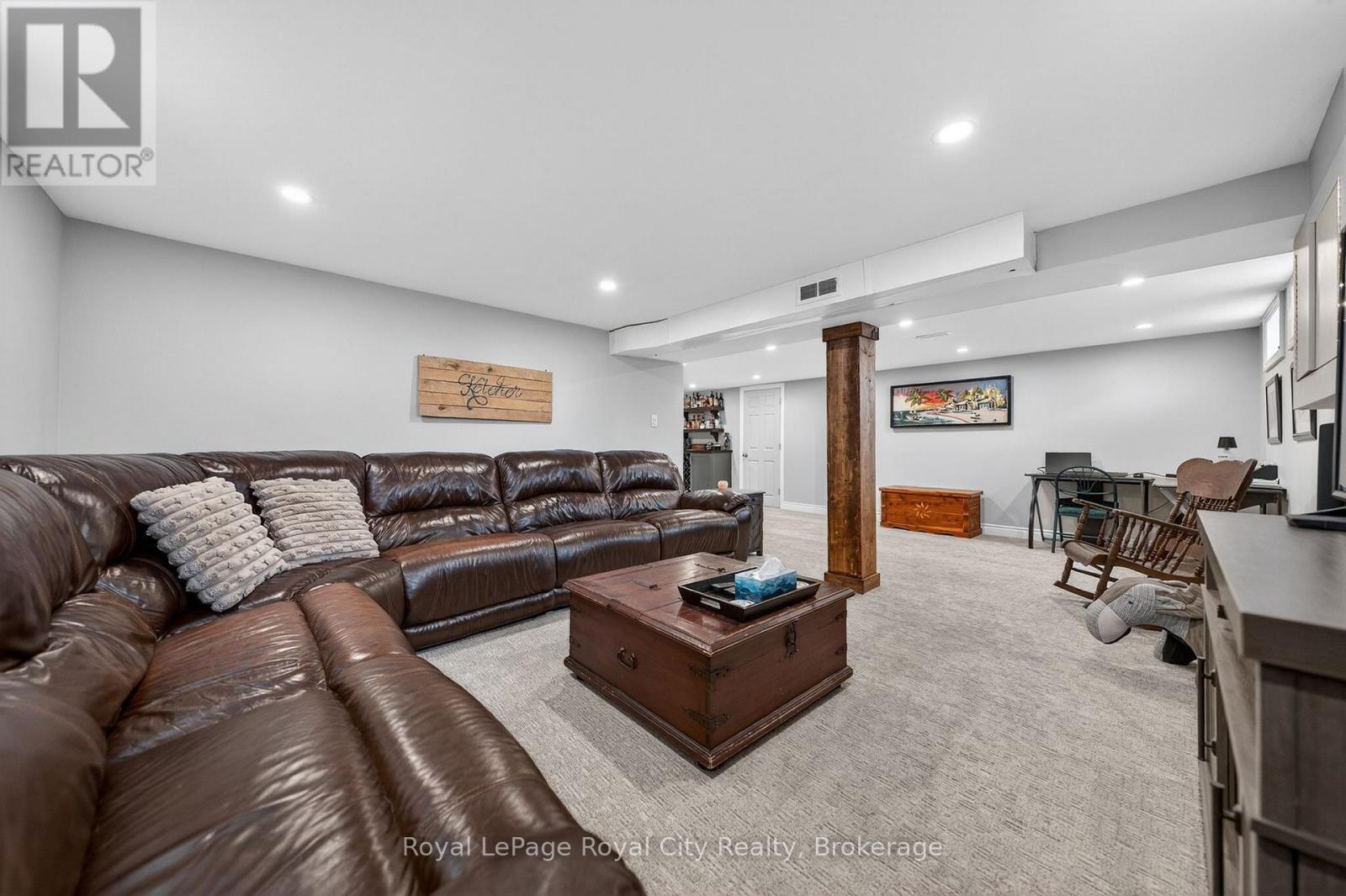 












281 METCALFE STREET

,
Guelph (General Hospital),




Ontario
N1E4Z2

