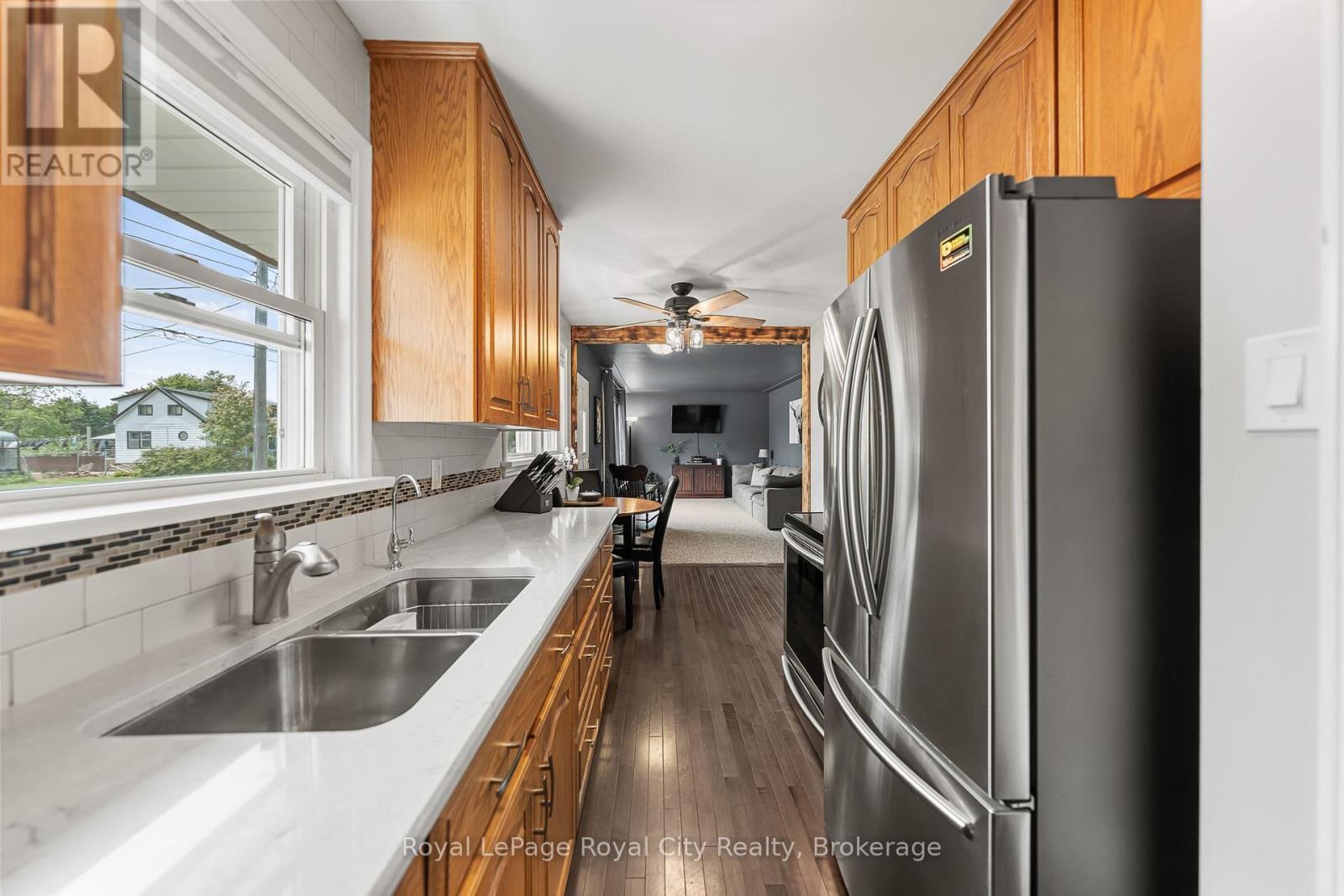 












281 METCALFE STREET

,
Guelph (General Hospital),




Ontario
N1E4Z2

