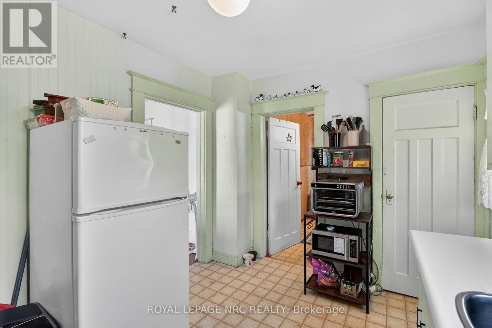 












146 CARLTON STREET

,
St. Catharines (Downtown),




Ontario
L2R1R7

