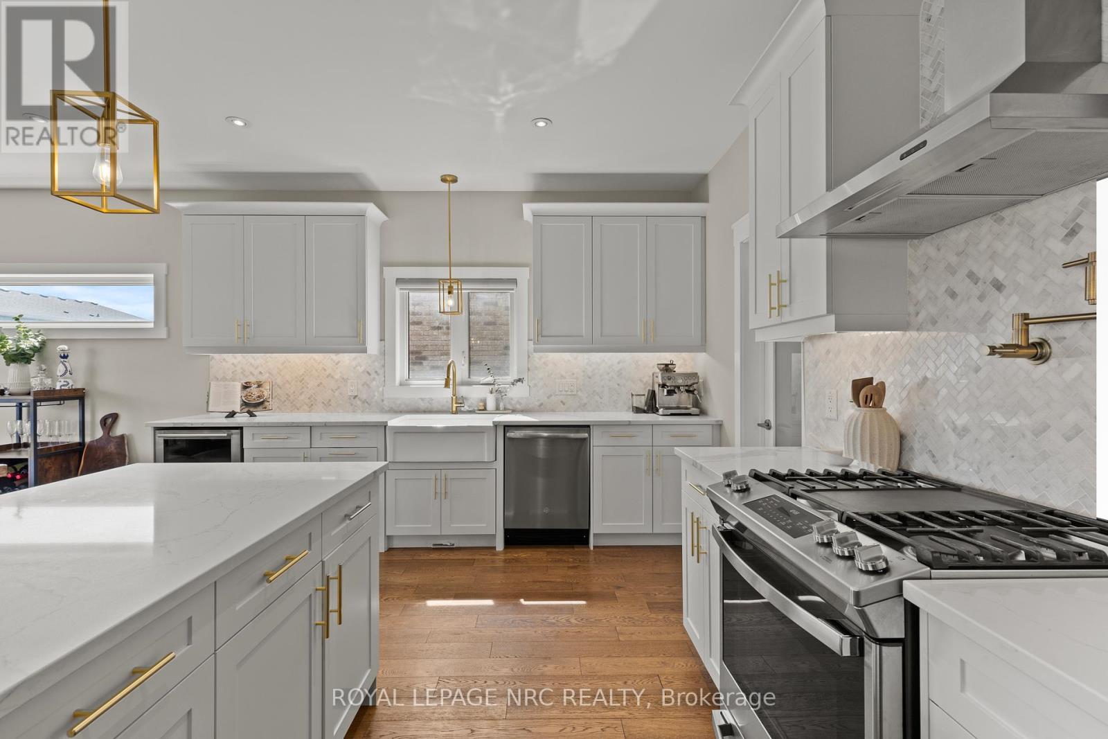 












271 MEMORIAL PARK DRIVE

,
Welland (Lincoln/Crowland),




Ontario
L3B0E3


