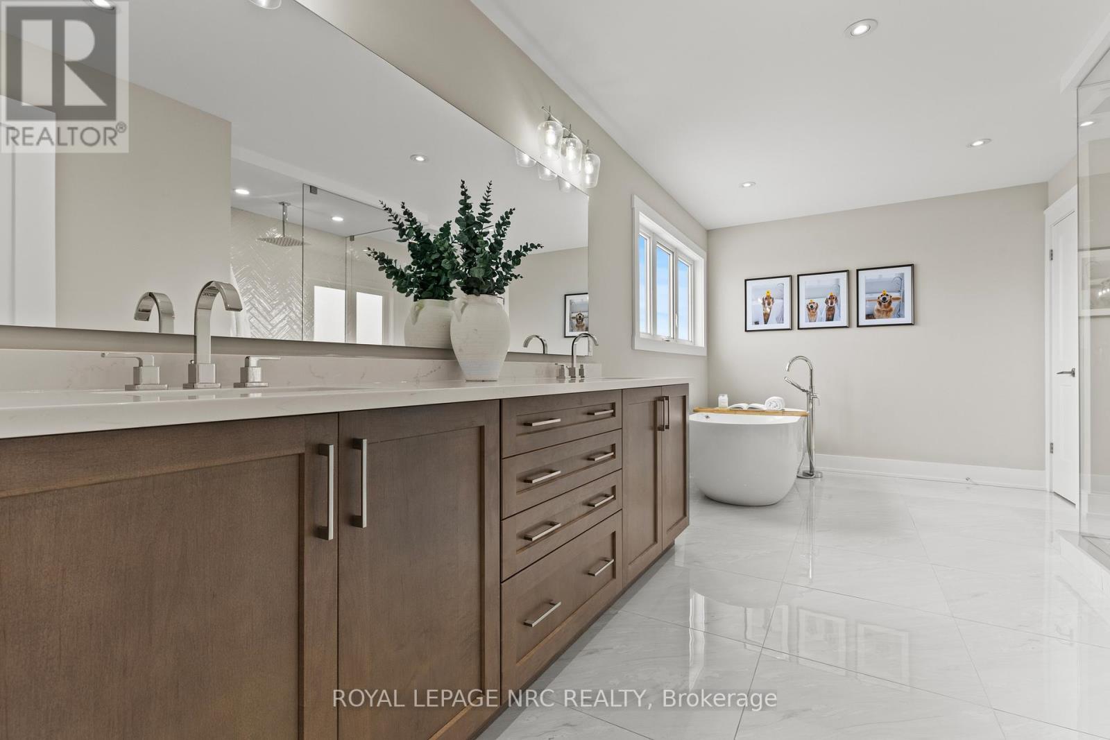 












271 MEMORIAL PARK DRIVE

,
Welland (Lincoln/Crowland),




Ontario
L3B0E3

