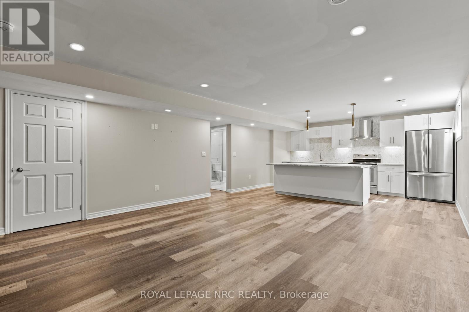 












271 MEMORIAL PARK DRIVE

,
Welland (Lincoln/Crowland),




Ontario
L3B0E3

