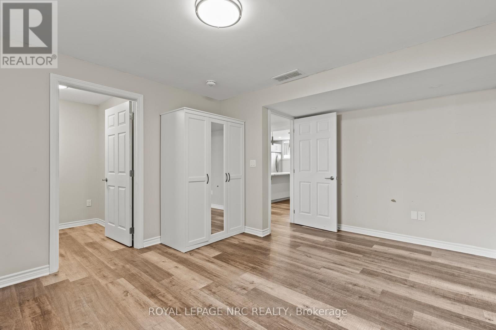 












271 MEMORIAL PARK DRIVE

,
Welland (Lincoln/Crowland),




Ontario
L3B0E3

