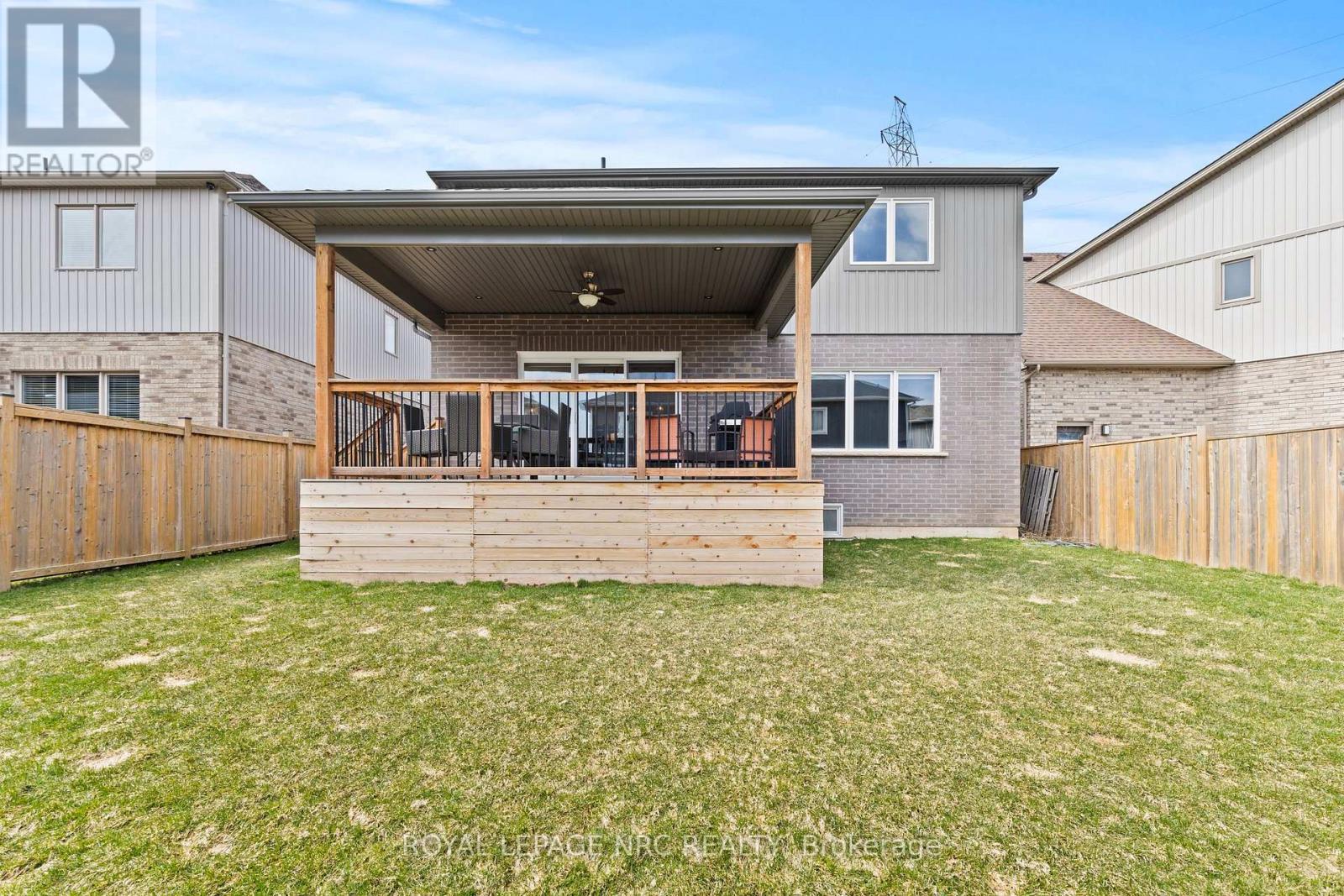 












271 MEMORIAL PARK DRIVE

,
Welland (Lincoln/Crowland),




Ontario
L3B0E3

