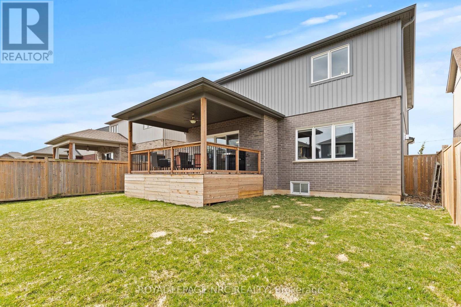 












271 MEMORIAL PARK DRIVE

,
Welland (Lincoln/Crowland),




Ontario
L3B0E3

