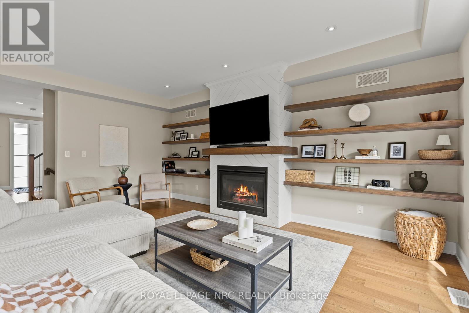 












271 MEMORIAL PARK DRIVE

,
Welland (Lincoln/Crowland),




Ontario
L3B0E3

