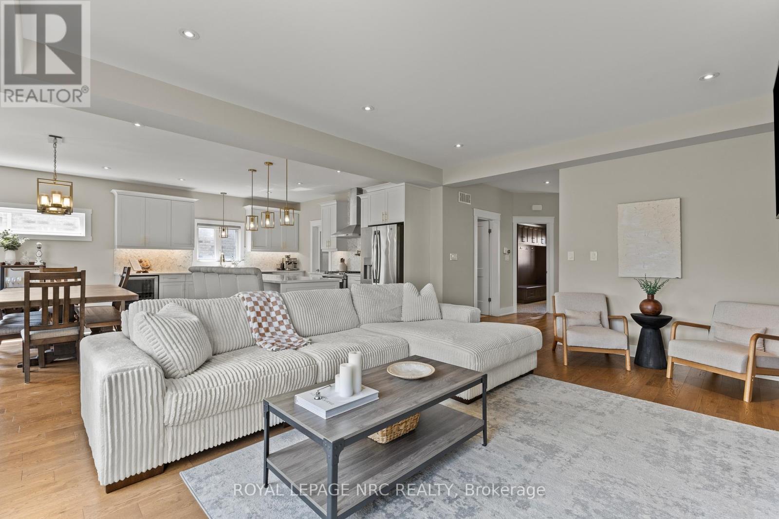 












271 MEMORIAL PARK DRIVE

,
Welland (Lincoln/Crowland),




Ontario
L3B0E3

