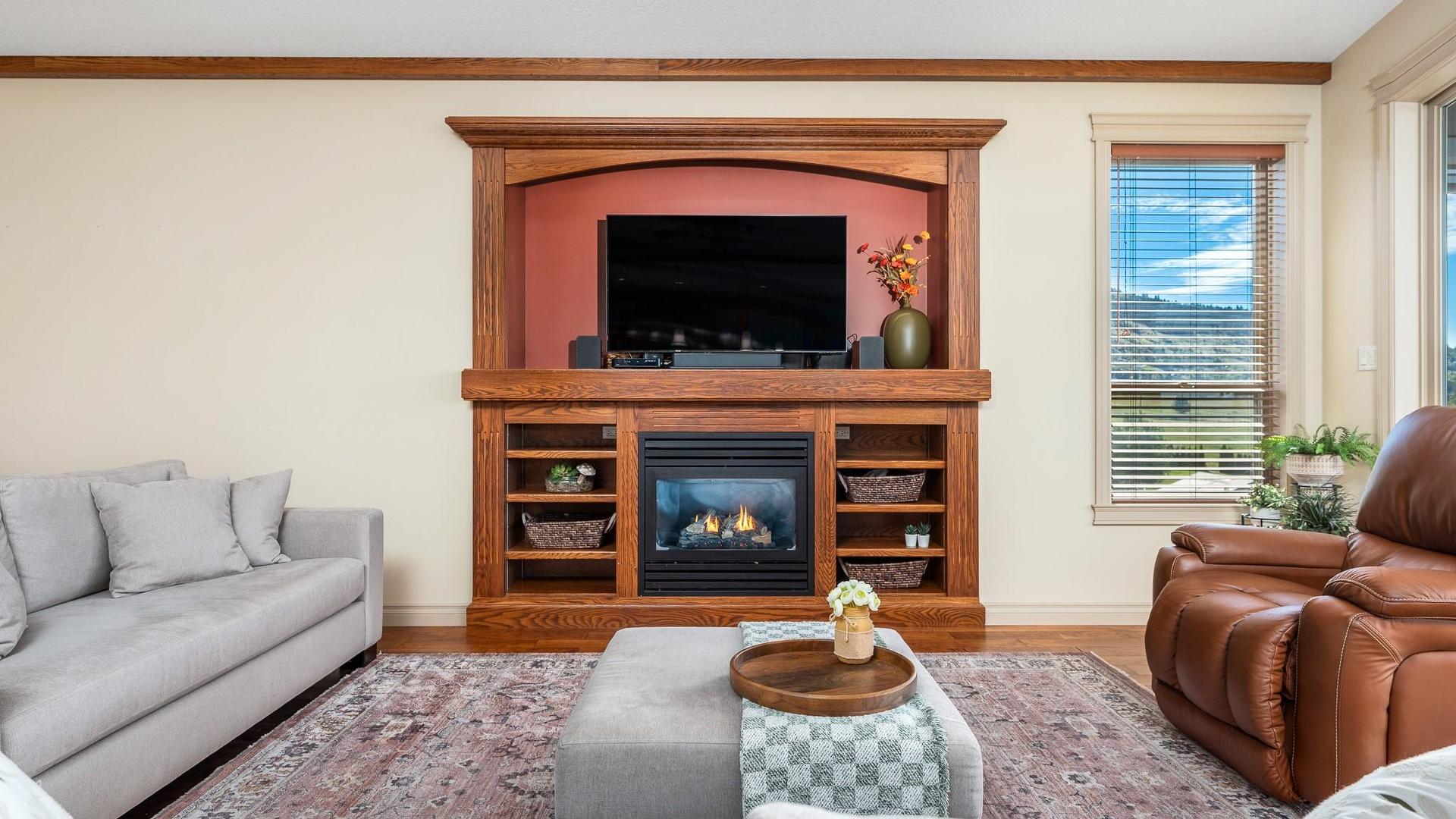 









904


33

Avenue,
Vernon,




BC
V1T 9V7

