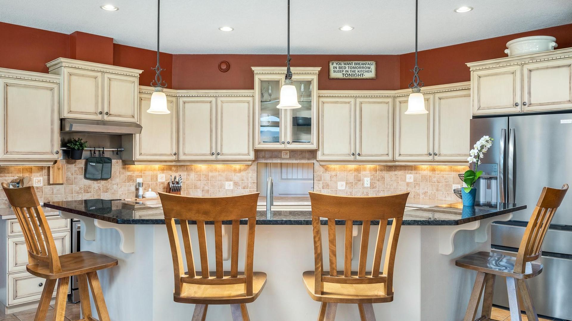 









904


33

Avenue,
Vernon,




BC
V1T 9V7

