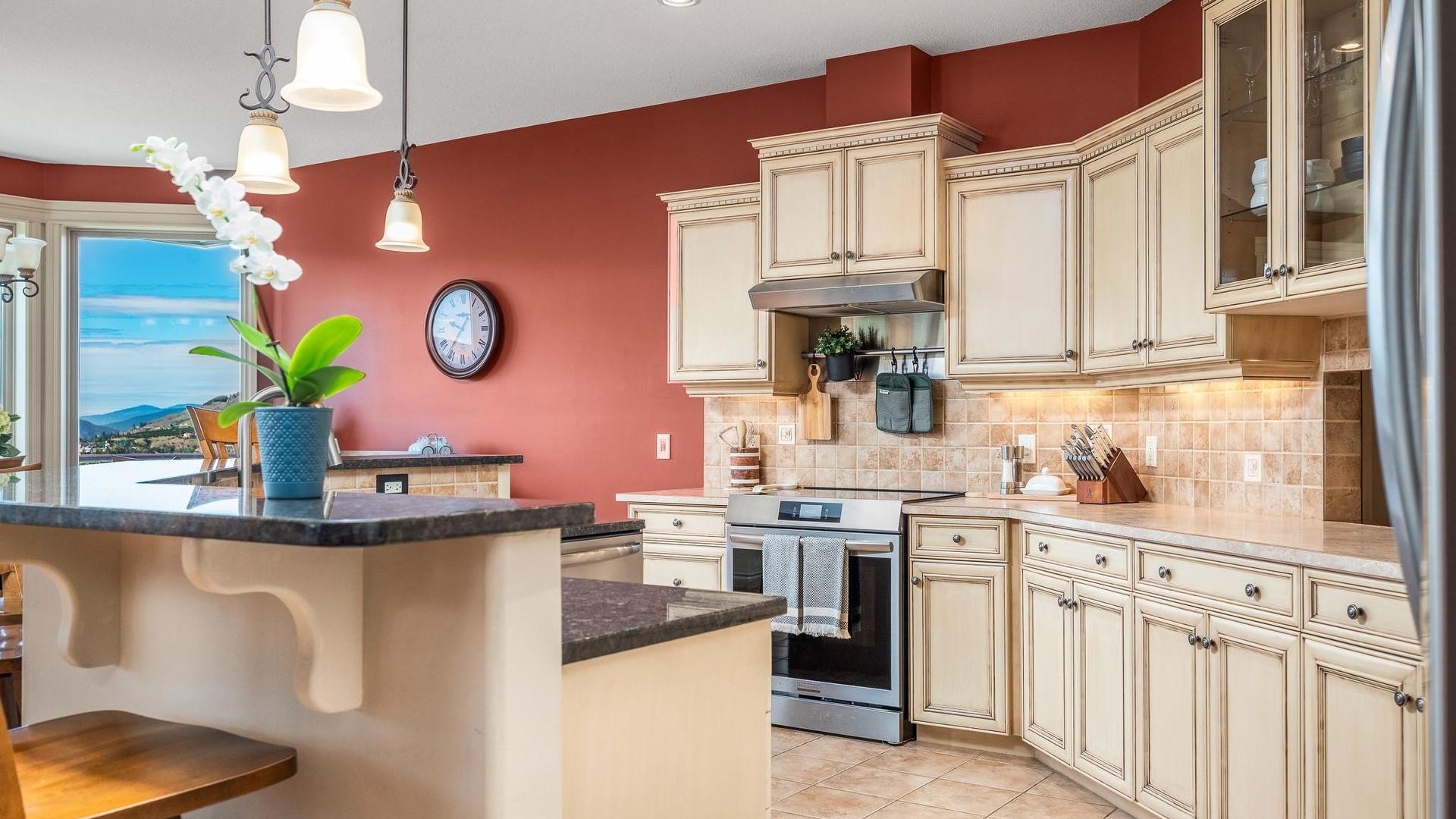 









904


33

Avenue,
Vernon,




BC
V1T 9V7

