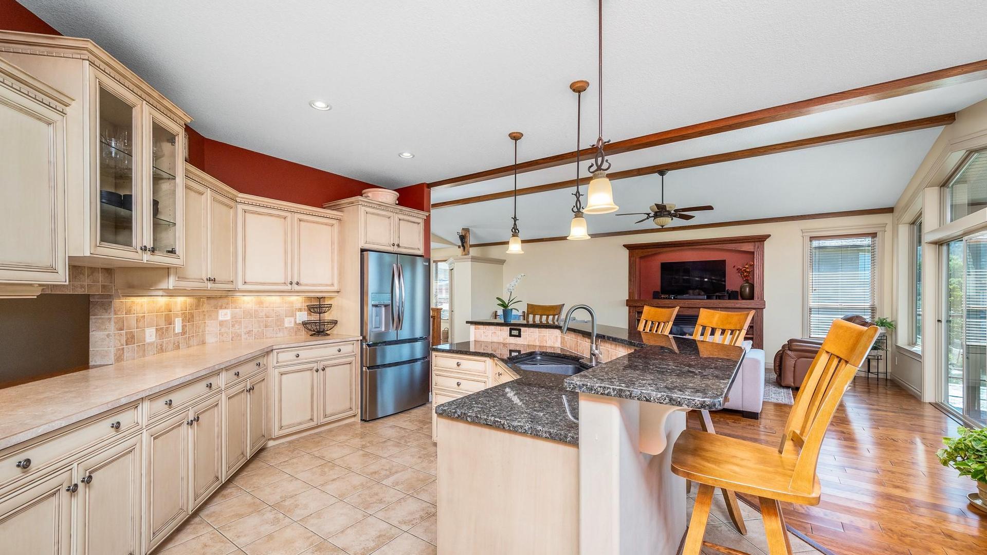 









904


33

Avenue,
Vernon,




BC
V1T 9V7

