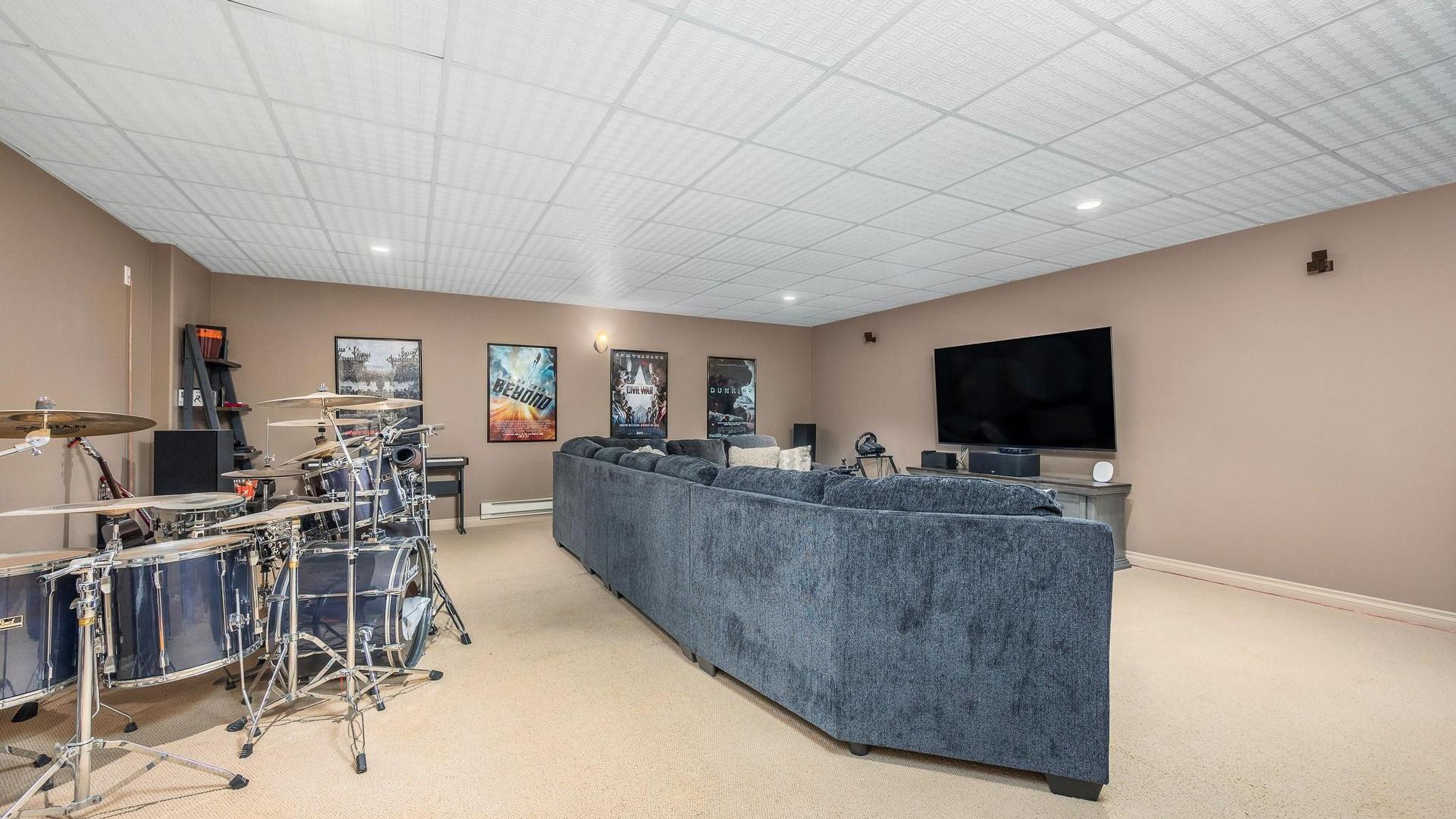 









904


33

Avenue,
Vernon,




BC
V1T 9V7

