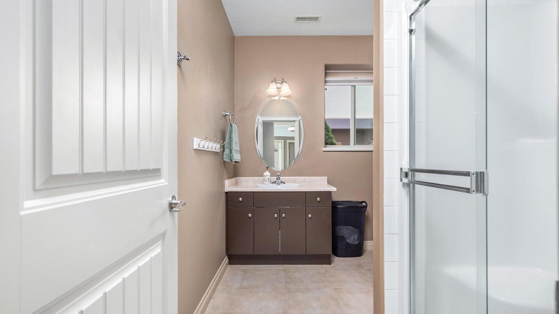 









904


33

Avenue,
Vernon,




BC
V1T 9V7

