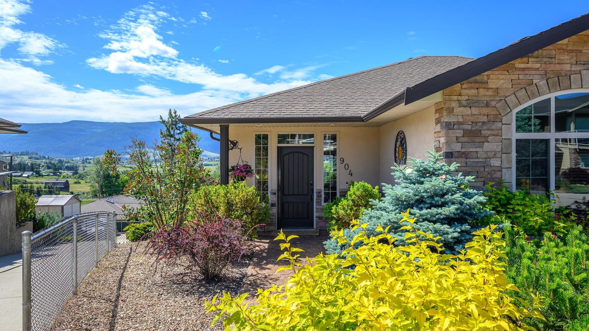 









904


33

Avenue,
Vernon,




BC
V1T 9V7

