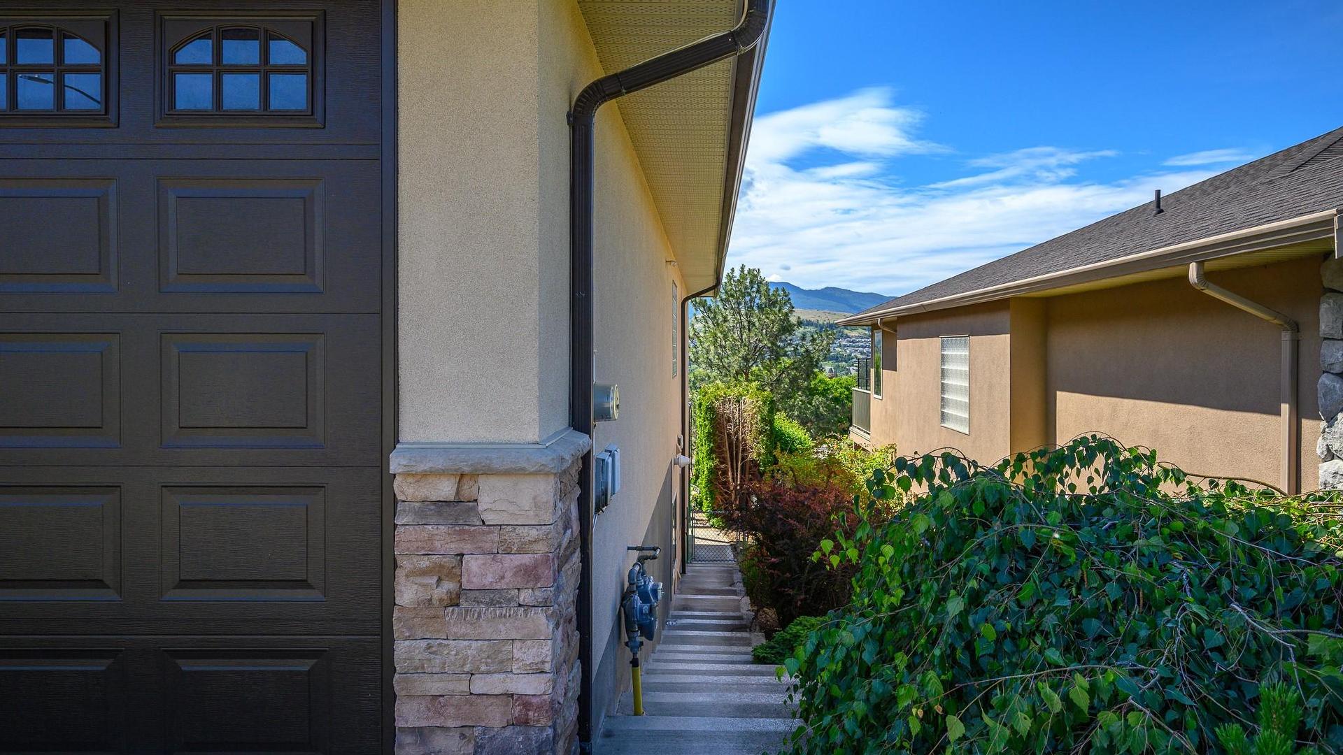 









904


33

Avenue,
Vernon,




BC
V1T 9V7

