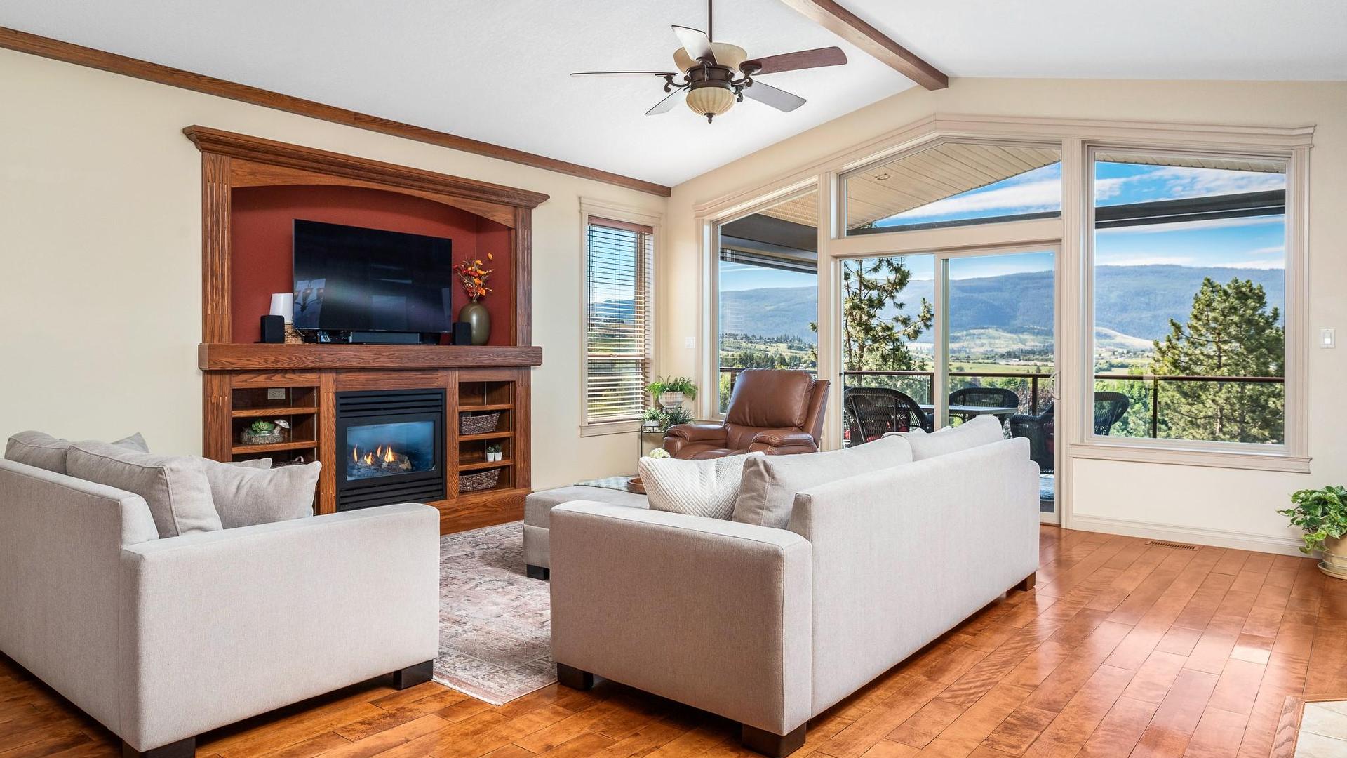 









904


33

Avenue,
Vernon,




BC
V1T 9V7

