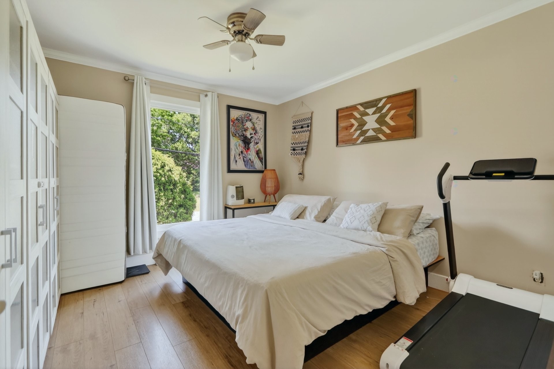 









907


Rue Desjardins

,
Saint-Jérôme,




QC
J5L1K9

