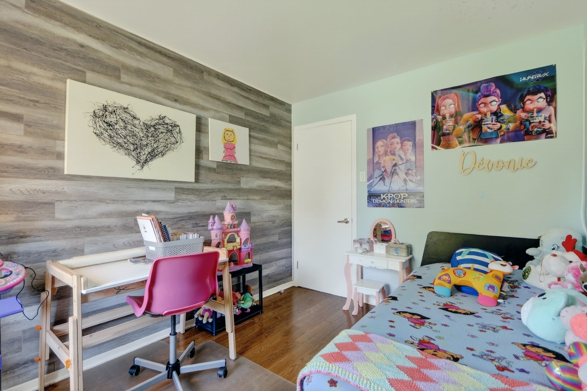 









907


Rue Desjardins

,
Saint-Jérôme,




QC
J5L1K9

