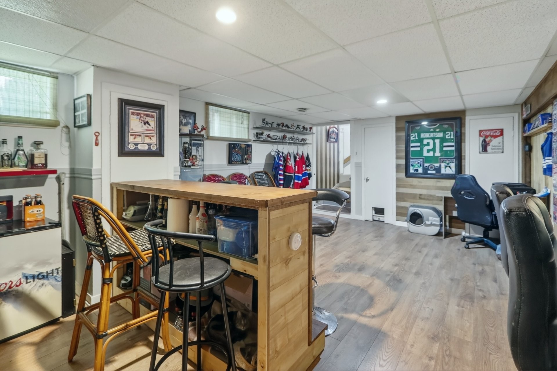 









907


Rue Desjardins

,
Saint-Jérôme,




QC
J5L1K9

