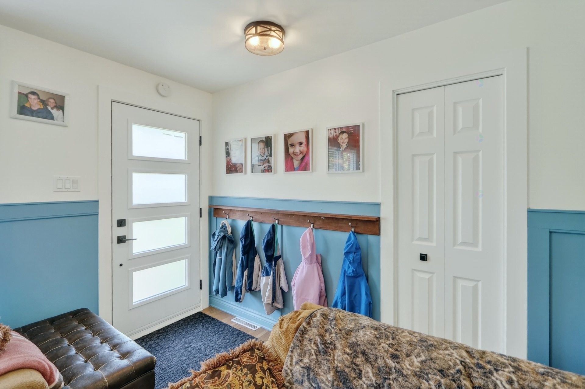 









907


Rue Desjardins

,
Saint-Jérôme,




QC
J5L1K9

