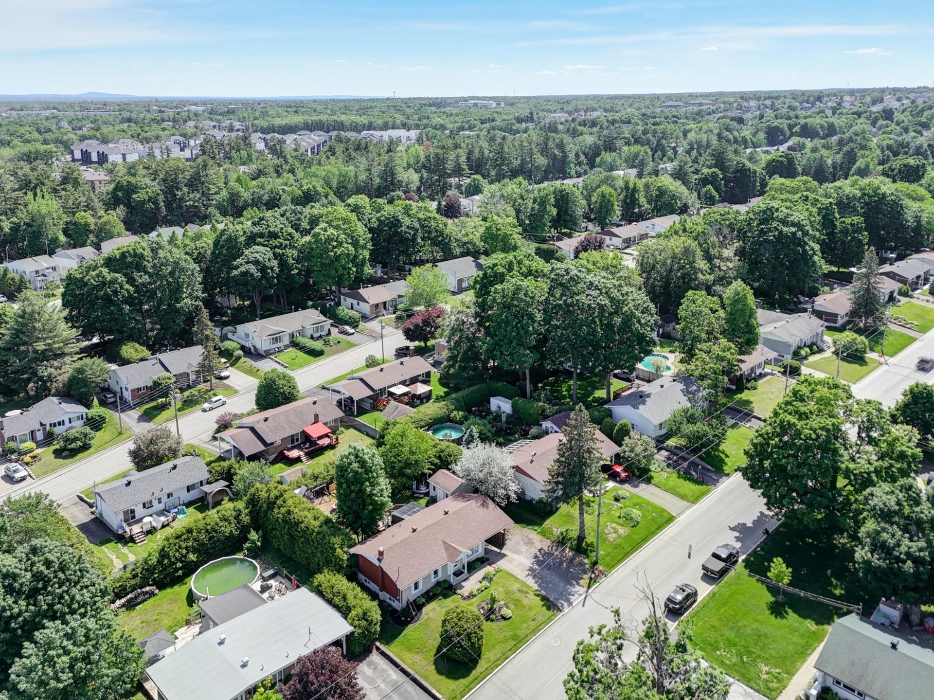 









907


Rue Desjardins

,
Saint-Jérôme,




QC
J5L1K9

